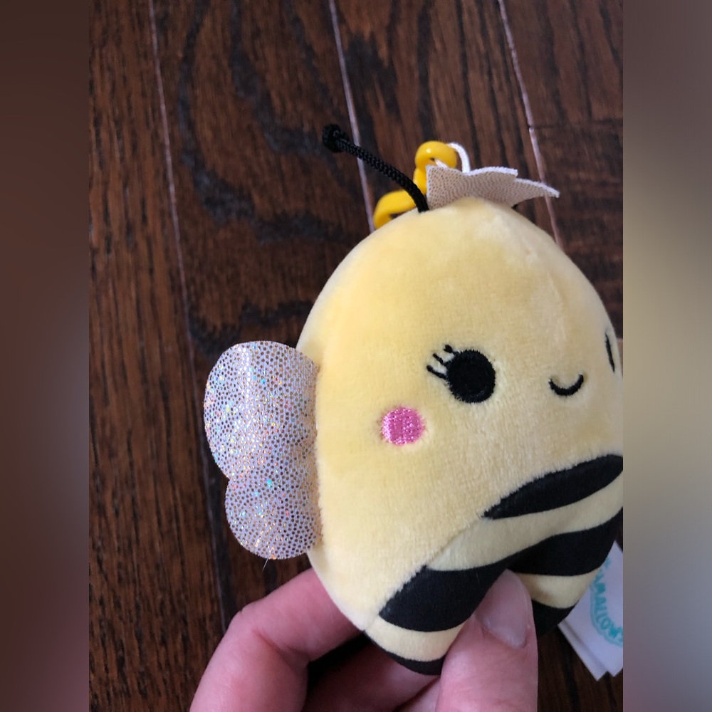 Squishmallows 4” Sunny the Queen Bee Clip-On Plush Keychain RARE - NWOT! - Picture 5 of 6